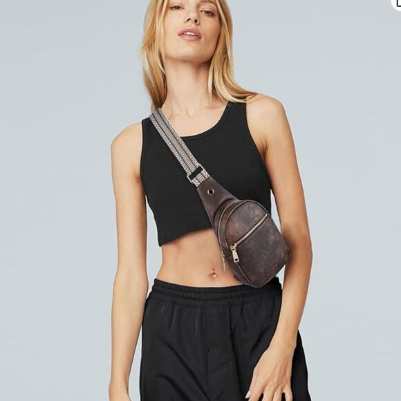 Women's Faux Leather Sling Bag – Stylish & Functional Crossbody Fanny Pac - Picture 2 of 6